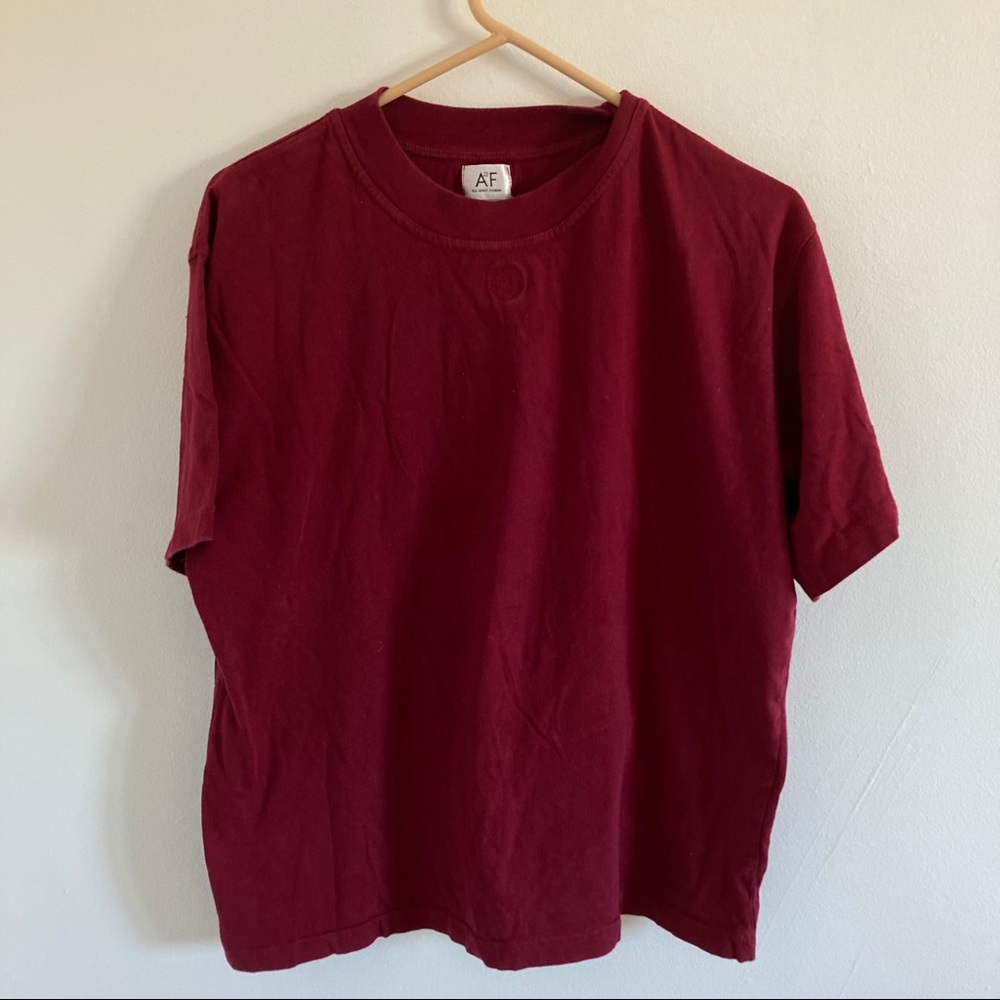 maroon t shirt with monogram detail